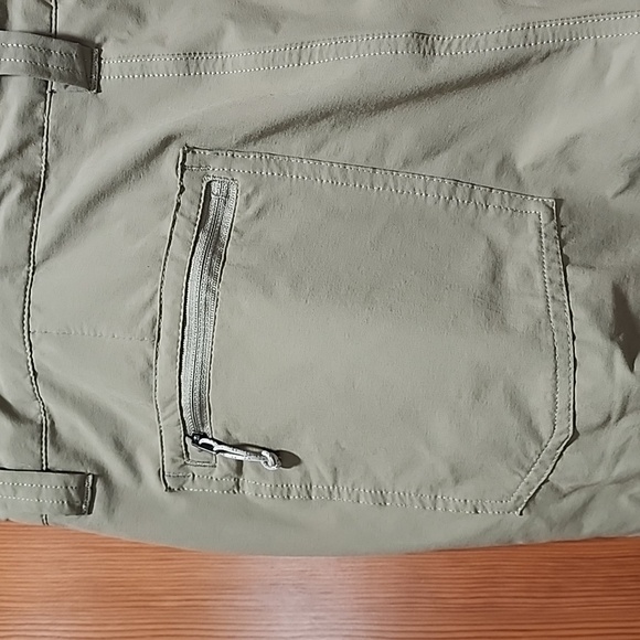 Men's Patagonia pants like new - Picture 7 of 13